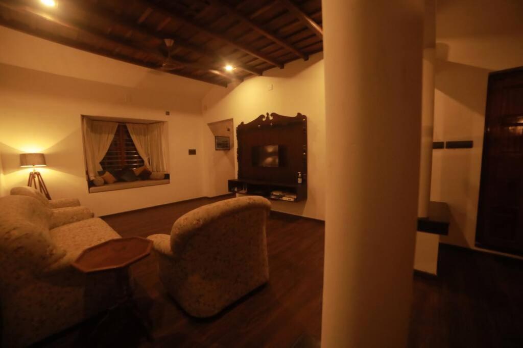 Anandam Stays - Premium 3Bhk Plush Homestay, Vaikom Near Kumarakom Eksteriør bilde