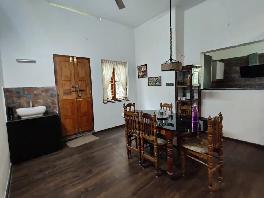 Anandam Stays - Premium 3Bhk Plush Homestay, Vaikom Near Kumarakom Eksteriør bilde