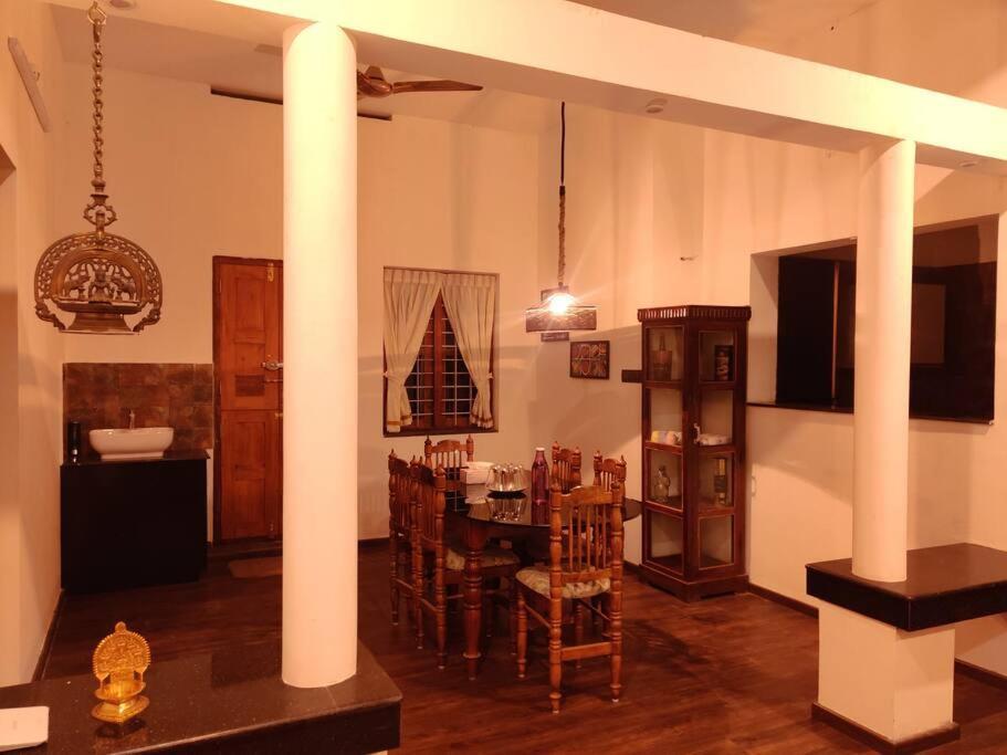 Anandam Stays - Premium 3Bhk Plush Homestay, Vaikom Near Kumarakom Eksteriør bilde
